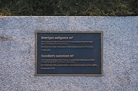Sunny Seating Monuments Image 2