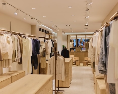 Immersive Cashmere-Forward Fashion Stores