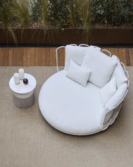 Petal-Back Outdoor Seats