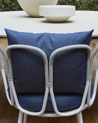 Petal-Back Outdoor Seats Image 2