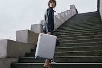 Rivet-Free Aluminum Luggage Image 3
