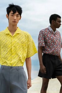 Artistic Summer Capsule Image 1