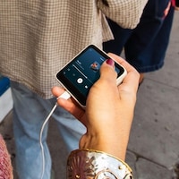 Secondary Mobile Devices Image 3