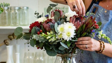 D2C Floral Arrangement Services