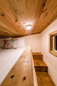 Luxuriously Spacious Tiny Homes Image 5
