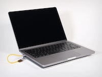 High-Capacity Laptop Power Banks Image 2