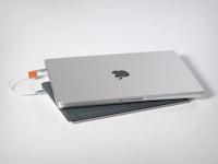 High-Capacity Laptop Power Banks Image 4