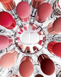 Hybrid Glassy Luxe Lipsticks Image 3