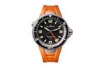 Three-Hour Dive Watches Image 3