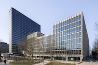 Modern Hybrid Office Buildings Image 2