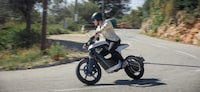 Modern Urbanite Electric Motorcycles Image 2