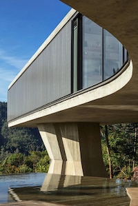 Elevated Concrete Residences Image 2