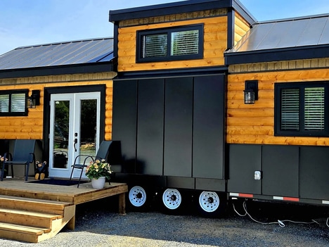 Log Cabin Tiny Homes