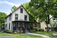 Comfortable Corporate Retreat Homes