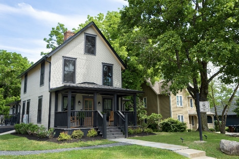 Comfortable Corporate Retreat Homes