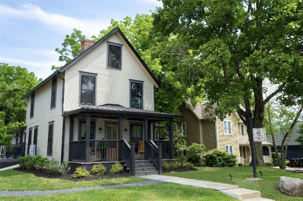 Comfortable Corporate Retreat Homes