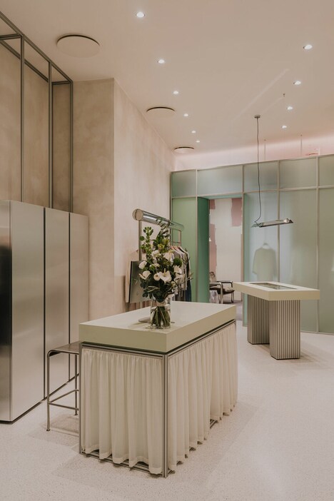 Modular Fashion Boutiques