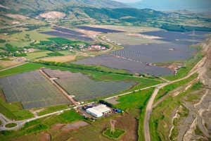 Utility-Scale Solar Trackers Article Thubnail