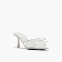 Affordable Luxury Bridal Accessories Image 1