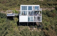 Hillside Modular Houses Image 2