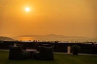 Immersive Sky Bar Dining Image 2
