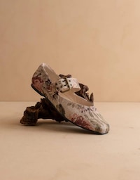 Tapestry-Inspired Ballet Flats Image 2