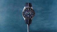 Golfing-Ready Smartwatch Models Image 3