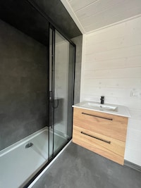 Minimalist Couple-Friendly Tiny Homes Image 5