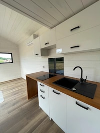 Minimalist Couple-Friendly Tiny Homes Image 6