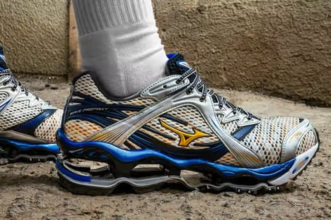 Mechanical Cushioning Sneakers