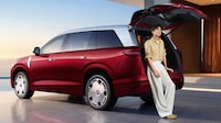 Accessible Electric SUV Models Image 2
