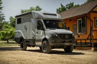 Vacuum-Infused Molding Camper Vehicles