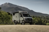 Vacuum-Infused Molding Camper Vehicles Image 4