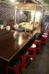 Urban Dining Tents Image 4