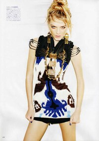 Alien Shoe Editorials Image 7