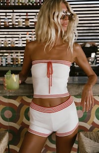 Style Muse-Informed Chic Swimwear Image 4