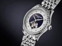Solar-Powered Watch Models Image 2