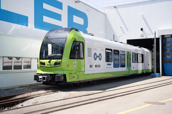 Sleek Emissions-Free Trains