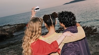 Compact Instant Cameras Image 1