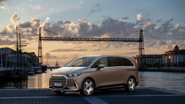 Luxury Electric Limousine Vans