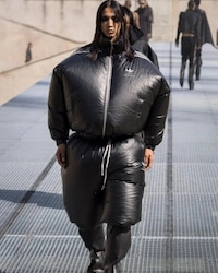Climate-Adaptive Fashion Image 2