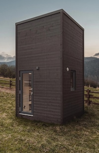 Vertical Tiny Houses Image 3
