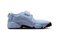 Split-Toe Sneakers Image 2