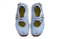 Split-Toe Sneakers Image 3