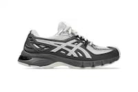 Retro Running Sneakers Image 2