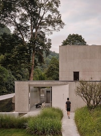 Mountainous Boutique Retreats Image 2