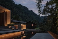 Mountainous Boutique Retreats Image 3