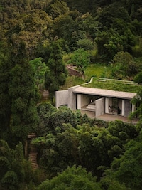 Mountainous Boutique Retreats Image 4