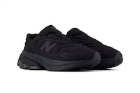Technical Lifestyle Runners Image 3