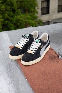 Rapper-Joint Retro Suede Sneakers Image 1